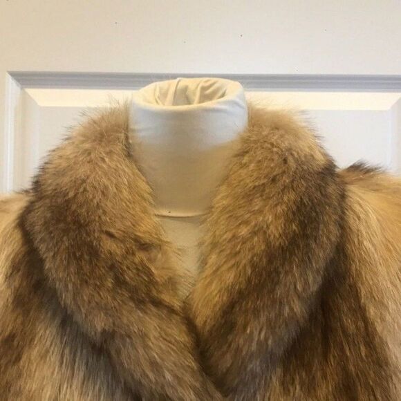 Unique Colored Design Raccoon Fur Coat from Canada‎ - Picture 2 of 8